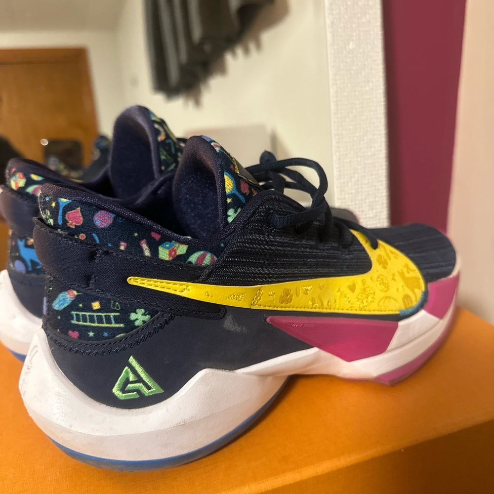 Nike Air Zoom Freak sz 10.5 but fits more like sz9.5-10